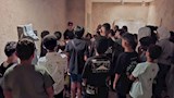 التجول داخل قاعات العرض