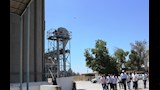 محافظ أسوان يتفقد مطحن ناصر بكوم أمبو (1)