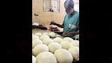 حكاية خباز بالإسماعيلية يُحيي ذكرى والده 