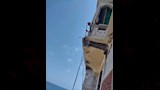إزالة أجزاء من عقار على كورنيش الإسكندرية (3)