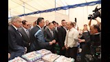 وزير التموين ومحافظ الشرقية يفتتحان سوق اليوم الواحد (3)