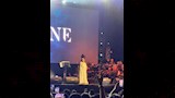شيرين على المسرح