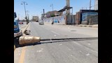 اصطدام سيارة نقل بعمود إنارة (2)