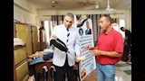 حافظ أسوان يسلم الأطراف الصناعية لـ110 مستحقين (2)