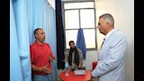 حافظ أسوان يسلم الأطراف الصناعية لـ110 مستحقين (8)