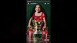 كيان ابنة محمد صلاح مع كأس الدوري الإنجليزي1