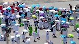 حجاج بيت الله الحرام يتوافدون إلى جبل عرفات