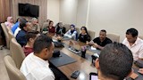 مدير الرعاية الصحية بالأقصر يترأس غرفة الطوارئ استعدادًا لعيد الأضحى