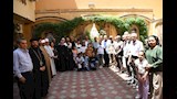 محافظ قنا يزور دور الأيتام لتهنئة الأطفال بعيد الأضحى 