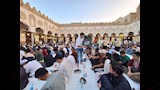 بيت الزكاة يوزع 6 آلاف وجبة إفطار على المصلين بالجامع الأزهر