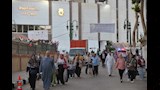 عيد الأضحى في أسيوط.. صلاة جماعية وتهاني وصور تذكارية مع المحافظ (7)