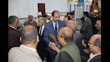 محافظ سوهاج يتبادل التهنئة بالعيد مع المواطنين بمسجد الشرطة (3)