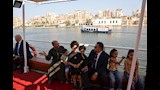 محافظ الدقهلية يستقل أولى رحلات الأتوبيس النهري بالمنصورة
