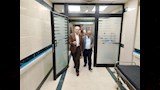رئيس جامعة أسوان يتفقد المستشفى الجامعي ويهنئ المرضى بعيد الأضحى (5)