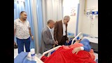 رئيس جامعة أسوان يتفقد المستشفى الجامعي ويهنئ المرضى بعيد الأضحى (9)