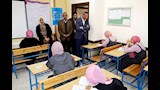 المحافظ ومدير التعليم يتفقدا الامتحانات 