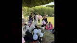  أولياء الأمور يحتفلون بانتهاء ماراثون الثانوية العامة (2)