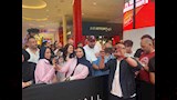 السقا يحتفل بفيلمه أحمد وأحمد مع جمهوره في دبي (4)
