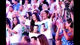 الجمهور يحتفل بنجوم التسعينات