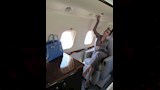 جورجينا داخل الطائرة