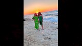 الهام شاهين وشقيقتها ايناس شاهين في الساحل (2)