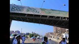 الدفع بـ3 أوناش لرفع كوبري المشاة بطوخ