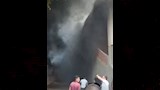 حريق هائل يلتهم مخزنًا في البدرشين (2)