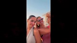 نسرين امين وصديقاتها (1)