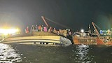 مصرع العشرات في غرق قارب سياحي بفيتنام