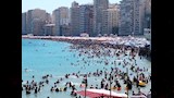 شواطئ الإسكندرية كاملة العدد في ''الويك إند'' 