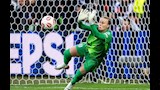 هانا هامبتون حارسة مرمى منتخب إنجلترا (3)