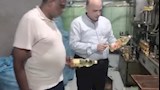 ضبط مصنع غير مرخص يعيد تعبئة زيوت طعام مستعملة