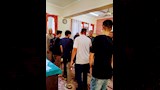 زيارة مؤثرة من طلاب أندونيسيين لمعلمهم بطهطا  (1)
