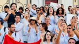 الأطباء الشبان في تونس يبدأون إضراباً مفتوحًا عن العمل