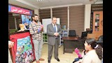 محافظ أسيوط يتفقد فعاليات مبادرة بإيدينا نصنع بمكتبة مصر العامة (6)