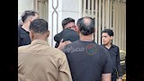 شقيق أحمد عامر ونجله يتلقيان العزاء في وفاة أحمد عامر 