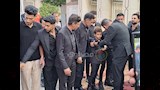 حمادة الليثي ومطربي المهرجانات الشعبية في عزاء أحمد عامر 