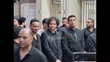 مصطفى كامل نقيب الموسيقيين ومحمود الليثي وحمادة الليثي يستقبلان المعزين في أحمد عامر 