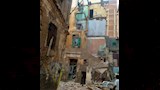 انهيار أجزاء من عقار قديم