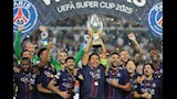 احتفال فريق باريس سان جيرمان بكأس السوبر
