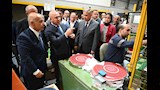 كامل الوزير يتفقد مصنعي زهران والصقر (6)