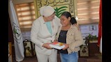 رئيسة قومي الطفولة تكرم الطفلة هايدي (8)