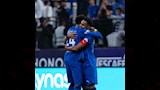 لقطات من مباراة الهلال والرياض (8)