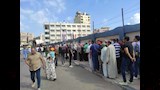 طوابير ممتدة أمام لجان البحيرة (7)
