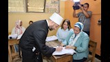 وزير الأوقاف يدلي بصوته في انتخابات مجلس الشيوخ