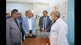 محافظ المنيا يتابع أعمال القافلة المجانية للجنة الطبية (1)