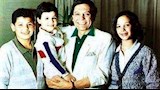 عادل إمام مع عائلته (13)