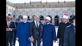 رئيس سنغافورة وقرينته يزوران الجامع الأزهر