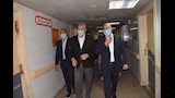 وزير العمل ومحافظ الغربية يزوران المصابين في حريق مصنع المحلة  (5)