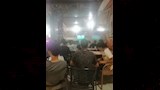 جمهور الكرة في أحد المقاهي بالحامول 